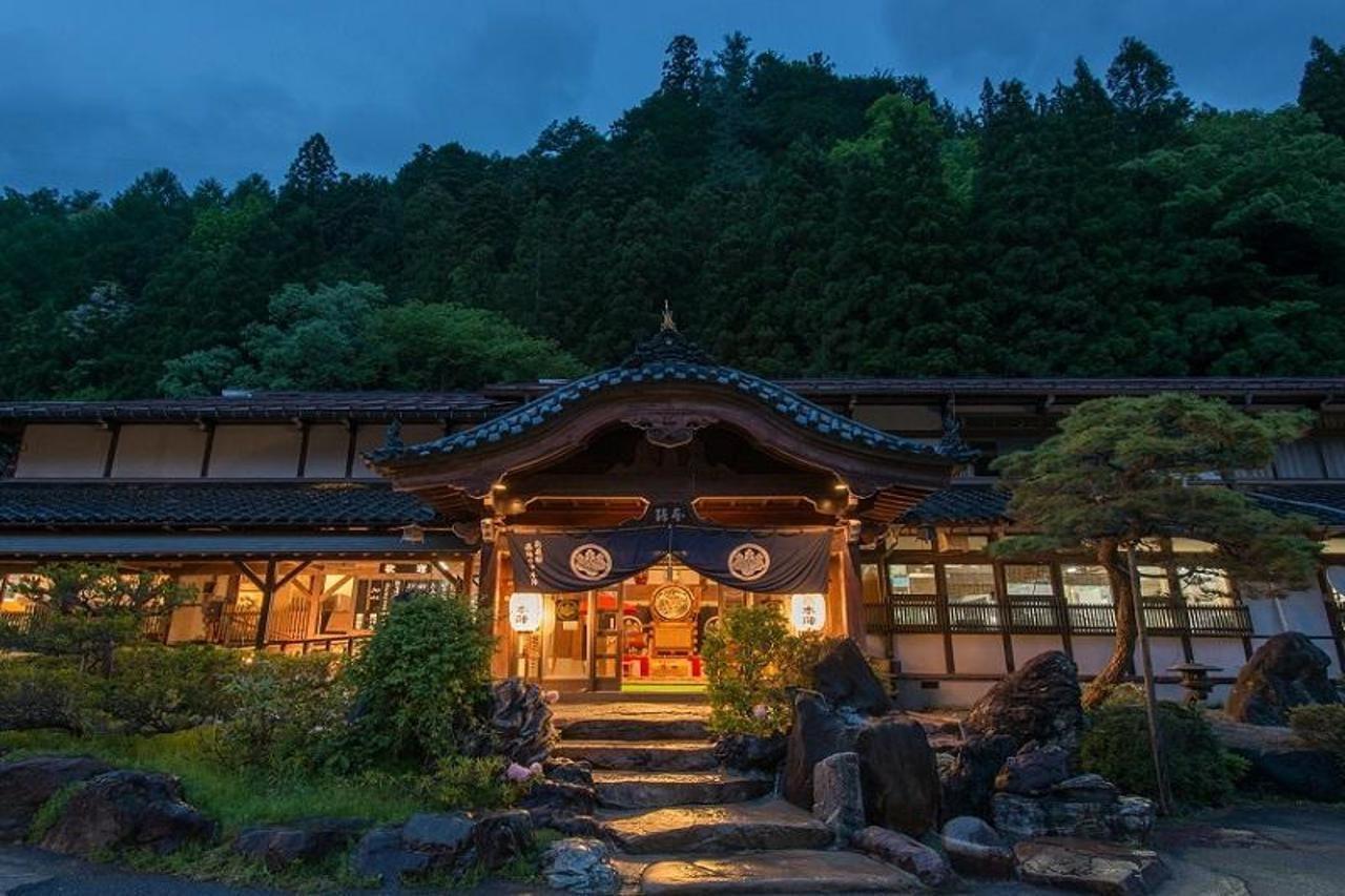 Okuhida Yakushi No Yu Honjin Hotel Takajama Kültér fotó