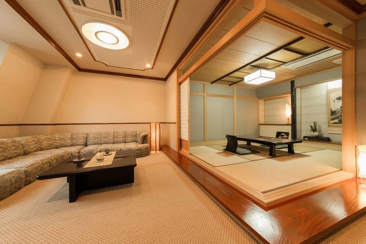 Okuhida Yakushi No Yu Honjin Hotel Takajama Kültér fotó