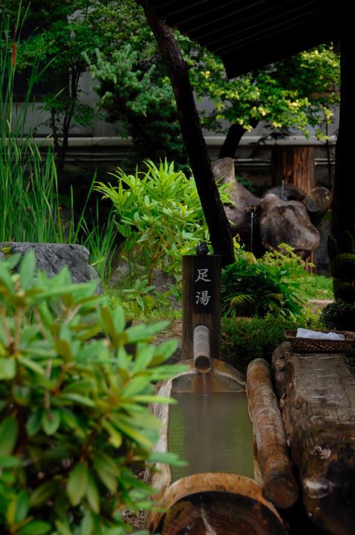 Okuhida Yakushi No Yu Honjin Hotel Takajama Kültér fotó