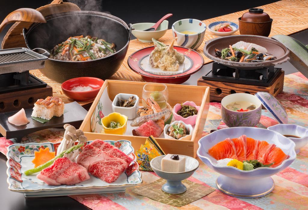 Okuhida Yakushi No Yu Honjin Hotel Takajama Kültér fotó