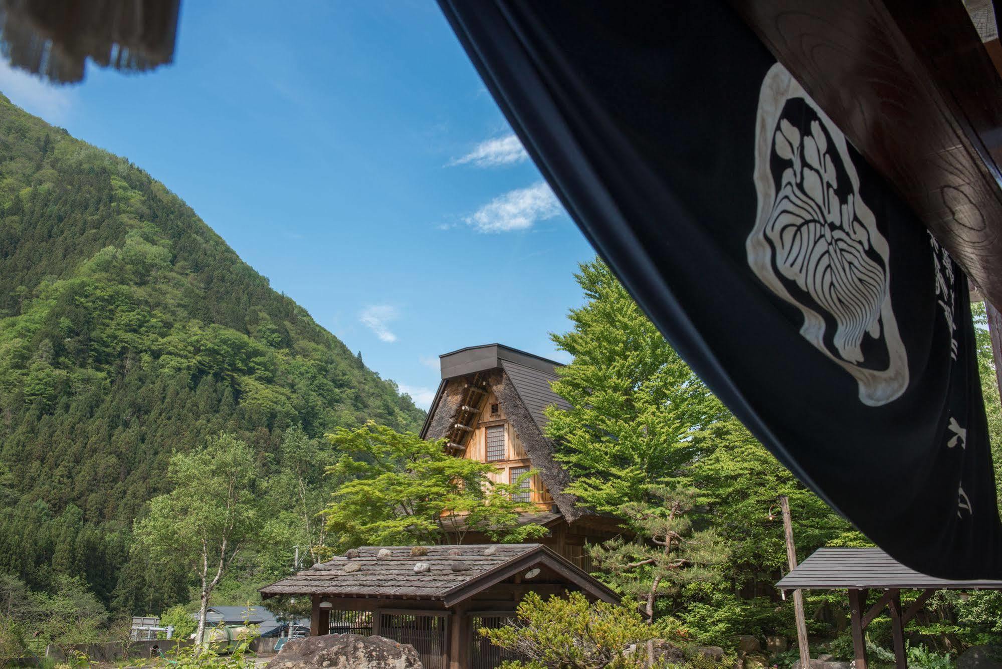 Okuhida Yakushi No Yu Honjin Hotel Takajama Kültér fotó