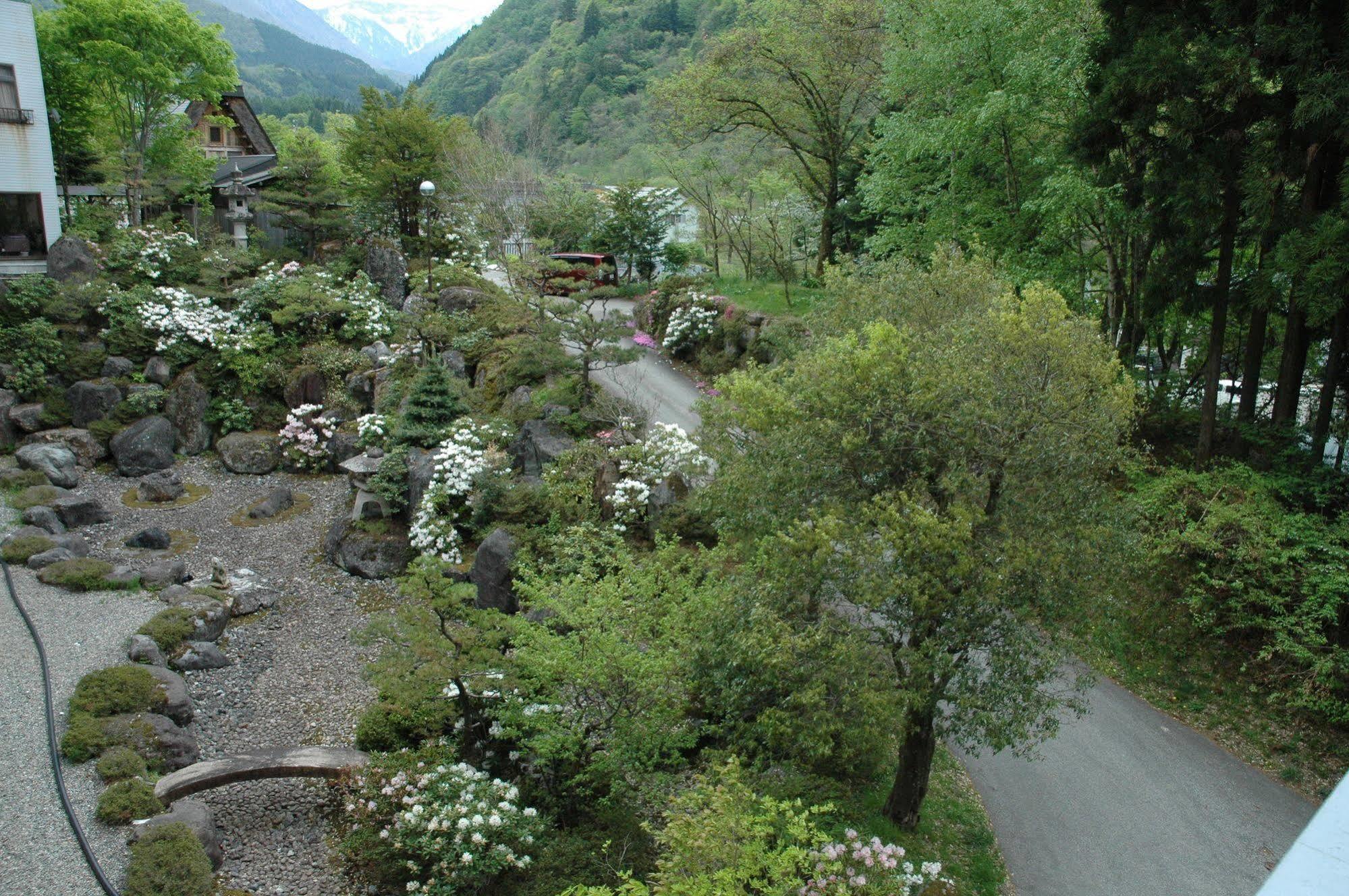 Okuhida Yakushi No Yu Honjin Hotel Takajama Kültér fotó