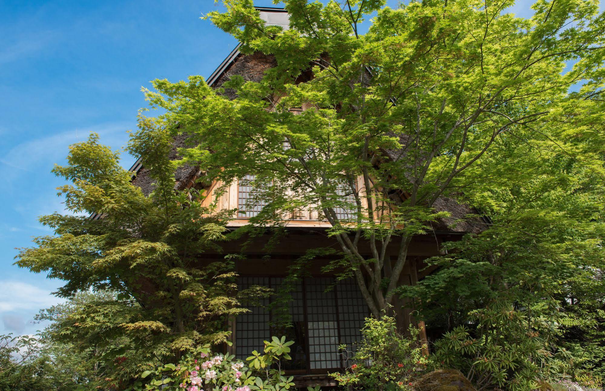 Okuhida Yakushi No Yu Honjin Hotel Takajama Kültér fotó