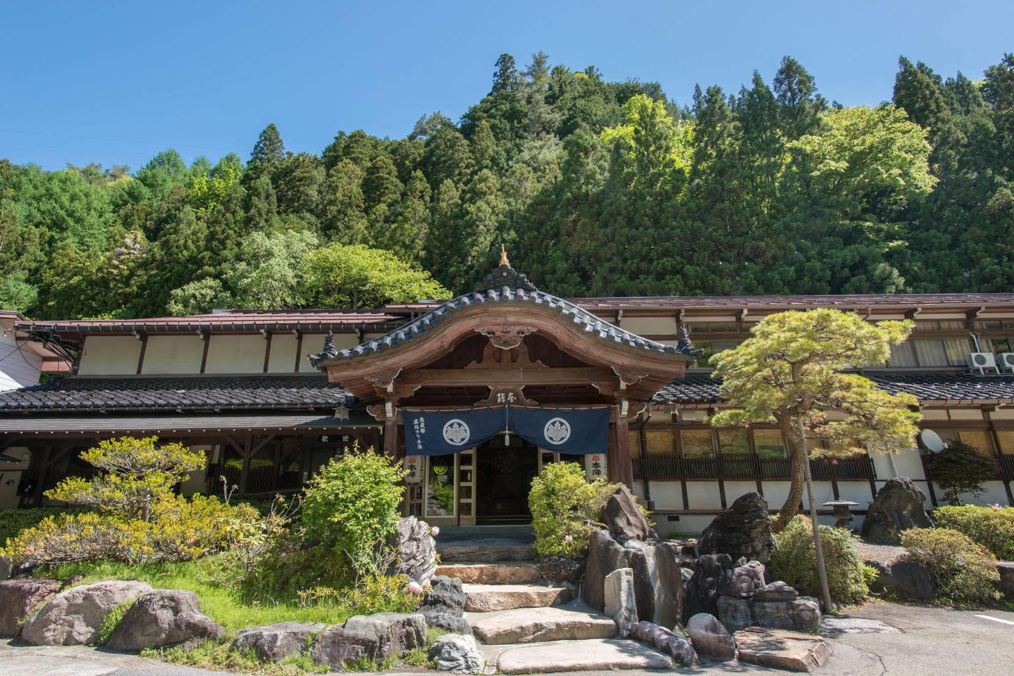 Okuhida Yakushi No Yu Honjin Hotel Takajama Kültér fotó