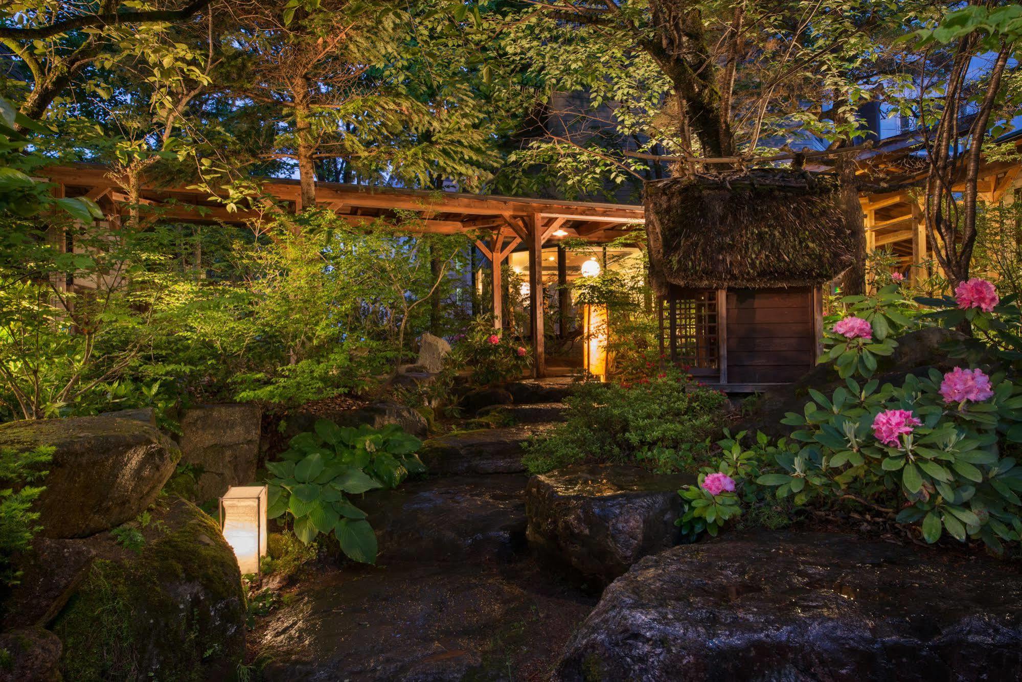 Okuhida Yakushi No Yu Honjin Hotel Takajama Kültér fotó